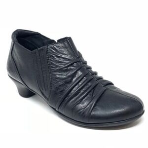 Taos Highness Black Leather Ruched Ankle Booties Size 7 Coastal‎ Grandma Comfort
